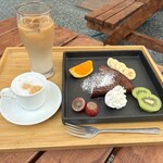 DOG CAFE ユズイロ - アイスカフェオレ(単品)、マキアート(デザートセットのドリンク)、本日のデザートセット(お好きなドリンクチョイスできます)