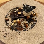 UNE TABLE - 