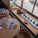萬御菓子誂處 樫舎 - 