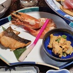 辰巳館 - 焼鮭、あんこうとも和え、海老