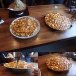 麻婆丼特盛Ｃ（左）とＤ（右）