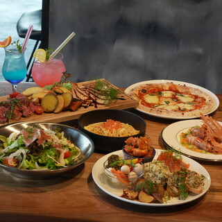 豪華な料理の数々をお得に楽しめる！飲み放題付きコース料理3種
