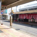 辻屋 - 駐車場は道の反対側に