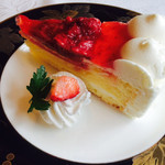 カフェ＆レストラン ベーシック - 苺ケーキ