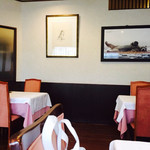 カフェ＆レストラン ベーシック - 綺麗な店内
