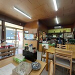 いせや - 店内