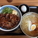 カルビ丼とスン豆腐専門店 韓丼 - 料理写真: