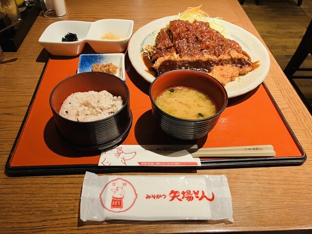 名古屋名物 みそかつ 矢場とん 東京銀座店 （やばとん） - 銀座一丁目