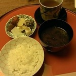 山中温泉　花紫 - 止椀：石川のコシヒカリ、みそ汁、香の物