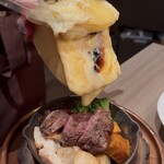 Cheese Meets Meat - 
