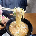 お食事処 モルパ - 「鶏唐揚げエビフライセット」② ※ミニ味噌ラーメン