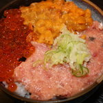 若狭亭 - 料理写真:人気NO.1丼・・・うに、いくら、ねぎとろ丼です。ガッツリと食べれます。