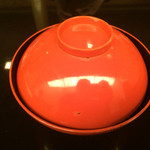 にくの匠 三芳 - 椀。筍とおにくの椀　ハマグリのお出し。