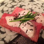 にくの匠 三芳 - 塩昆布をまぶして。