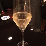 グラススパークリング（1000円）。