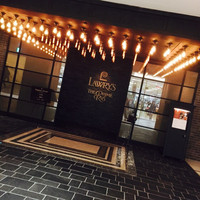 ロウリーズ・ザ・プライムリブ 恵比寿ガーデンプレイス店 - 入り口