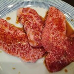 黒毛和牛 焼肉うし雅 - 