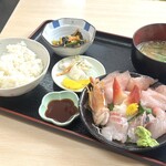 御食事処 友 - 料理写真:刺身定食1000円