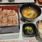肉の丸一 - 料理写真: