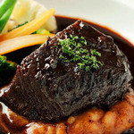 Soft! Domestic beef cheek braised in red wine