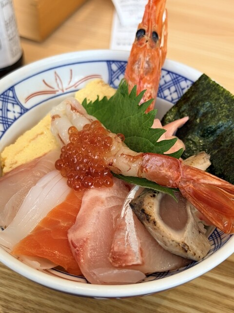 たきさん専用 Taiki Suisan Kaisen-don to Himono Teishoku Senmon Ten Takatsuki