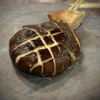お酒と楽しむ一品料理◆旬の味覚を取り入れた季節メニューも