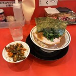 横浜家系ラーメン 裏大輝家 - 料理写真: