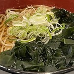 おくとね - 2026.05.25 (月)    わかめそば　420円（税込）