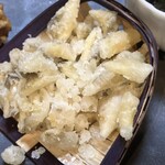 あさや - 八寸：鯉唐揚げ、うろこ煎餅、他季節の物五点盛り