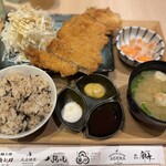 串カツ・発酵おばんざい 揚八 - ロースとんかつ定食
