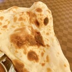 Tamang’s KITCHEN ＆BAR - おかわりナンも同じサイズだった