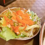 Tamang’s KITCHEN ＆BAR - サラダ。これも少量