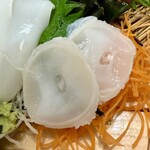 青山 - 刺身五点盛りの生タコ