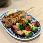 青山 - 串焼き二種盛り