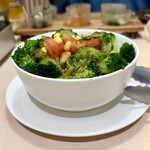 青山 - ブロッコリーと小海老のサラダ