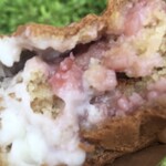 甲賀米粉たい焼き - あまり美味しそうに見えませんが美味しかったストロベリーチーズケーキ
