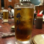 一升びん 本店 - ビールもソフトドリンクもこのジョッキ