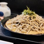 蕎麦酒房　〆の - あらびき蕎麦 ざる￥1350