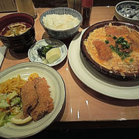 新宿割烹 中嶋 - いわしの柳川鍋定食（９００円）フライハーフ（３５０円）