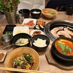 ユッケ 焼肉 生サムギョプサル 手打ち冷麺 ハヌリ - 