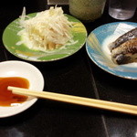 回し寿司 活 活美登利 - 100円台のお皿、2種