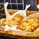 グリーンフィールド - 2015.1 ローストチキンピザ（210円）