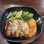 HOGO Cafe&Bar - 料理写真:ハンバーグ