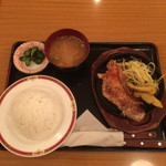 チムニー 虎ノ門店 - 豚ロースステーキ定食（ガーリック風味）730円→680円