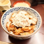たつ屋 - ご飯↑海苔↑揚げ鶏↑シーチキン。