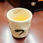 たつ屋 - ブレのない安定のクオリティで提供してくれる、旨い"お茶(冷・冬でも)"。