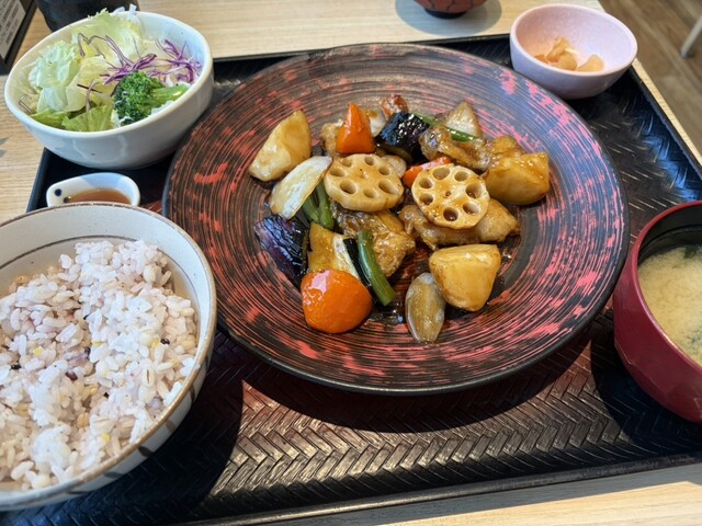 Ootoya Shinjuku iisuto saido sukuea ten - Higashi Shinjuku