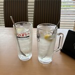 ガスト - ドリンク写真:甘くないレモンサワーが2杯