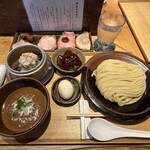 362040052 - つけめん　中(250g)　税込2,000円
                      特選全部のせ　焼売・味玉バージョン　税込1,500円
                      角煮トロ(TOKYO X)　税込450円