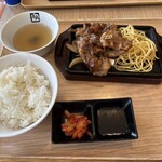 牛角焼肉食堂 - 牛カルビ焼肉定食